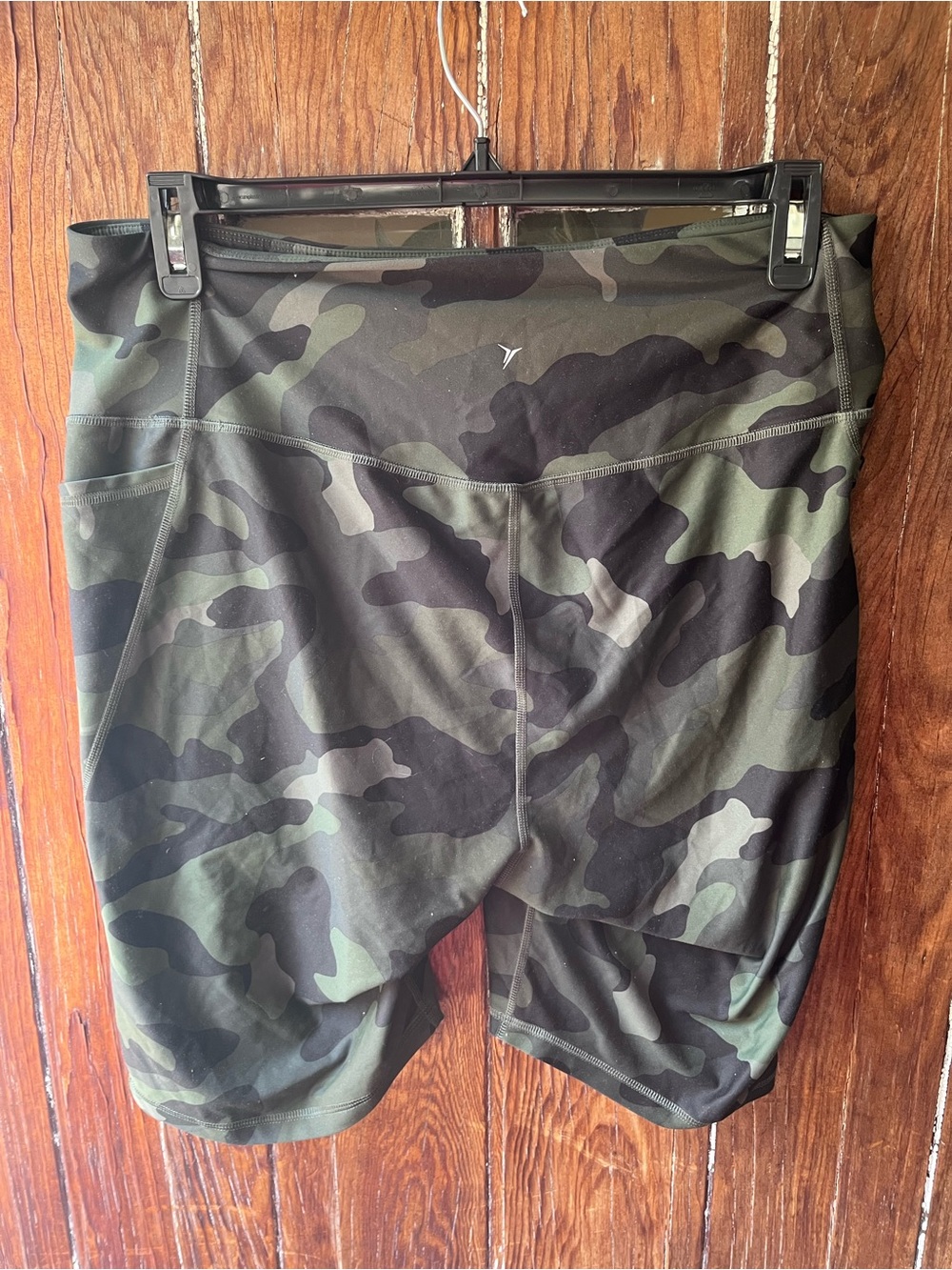 Old Navy Camo High-Rise Bike Shorts - Olive & Black - Picture 3 of 4